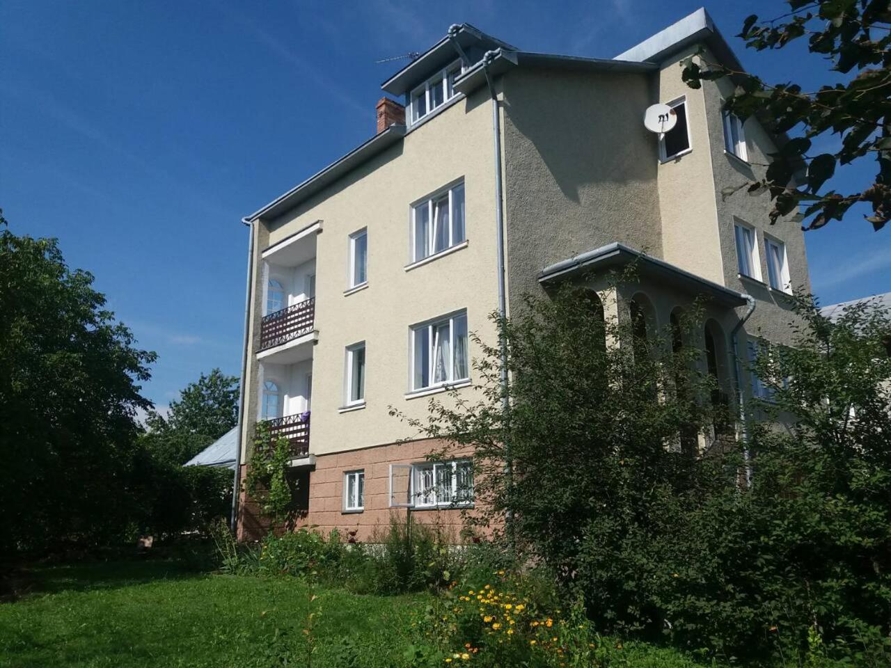 Hostynna Sadyba Leshnya Exterior photo